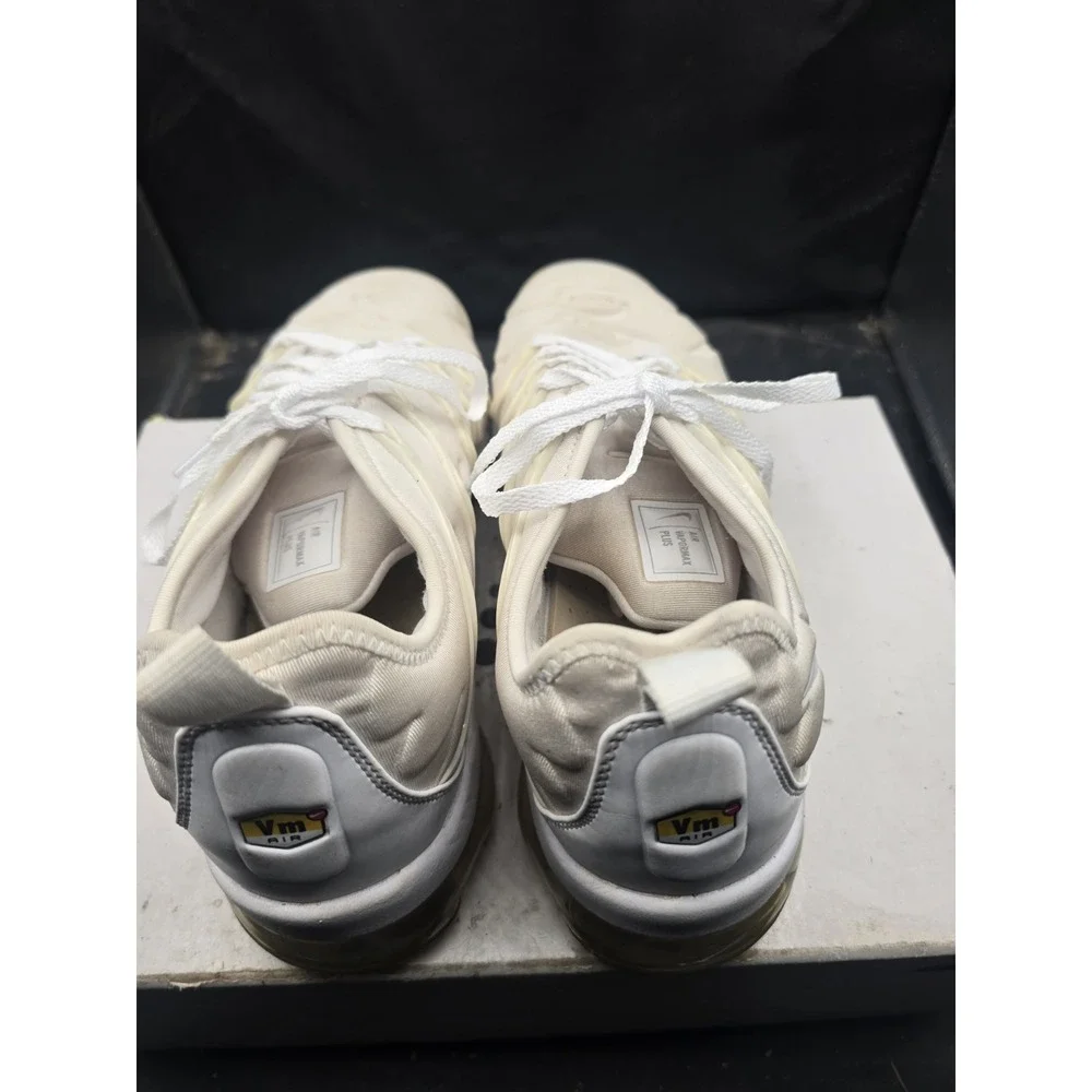Nike Air VaporMax Plus‎ Lace Up  Athletic Shoes Men Size 10.5 White Color